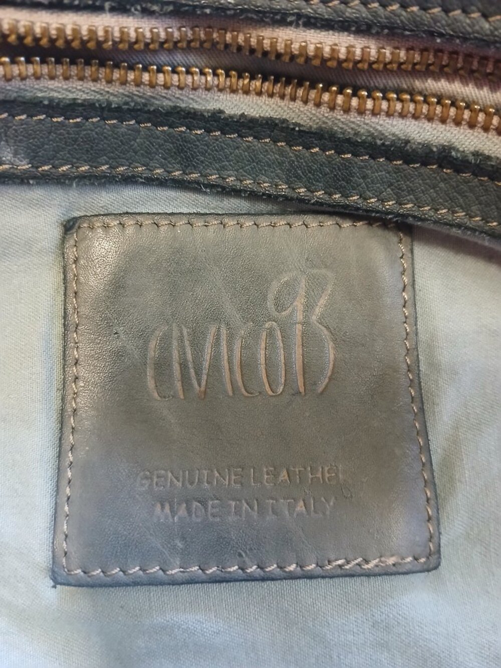 Handbag - Picture 2 of 3